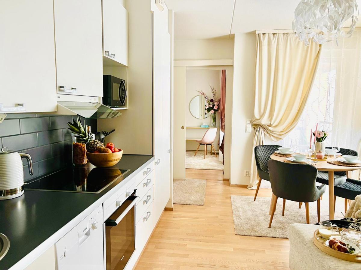 Luxury Of Aristocrats Near Airport And Jumbo