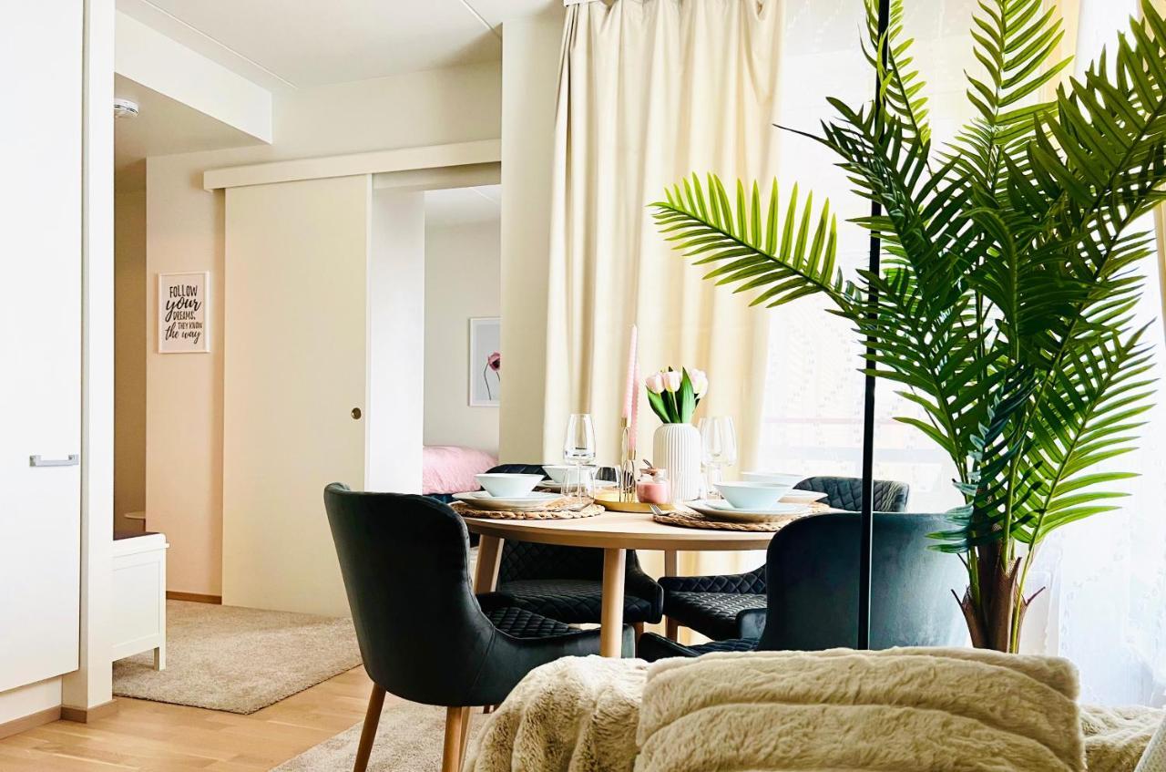 Luxury Of Aristocrats Near Airport And Jumbo Huoneisto